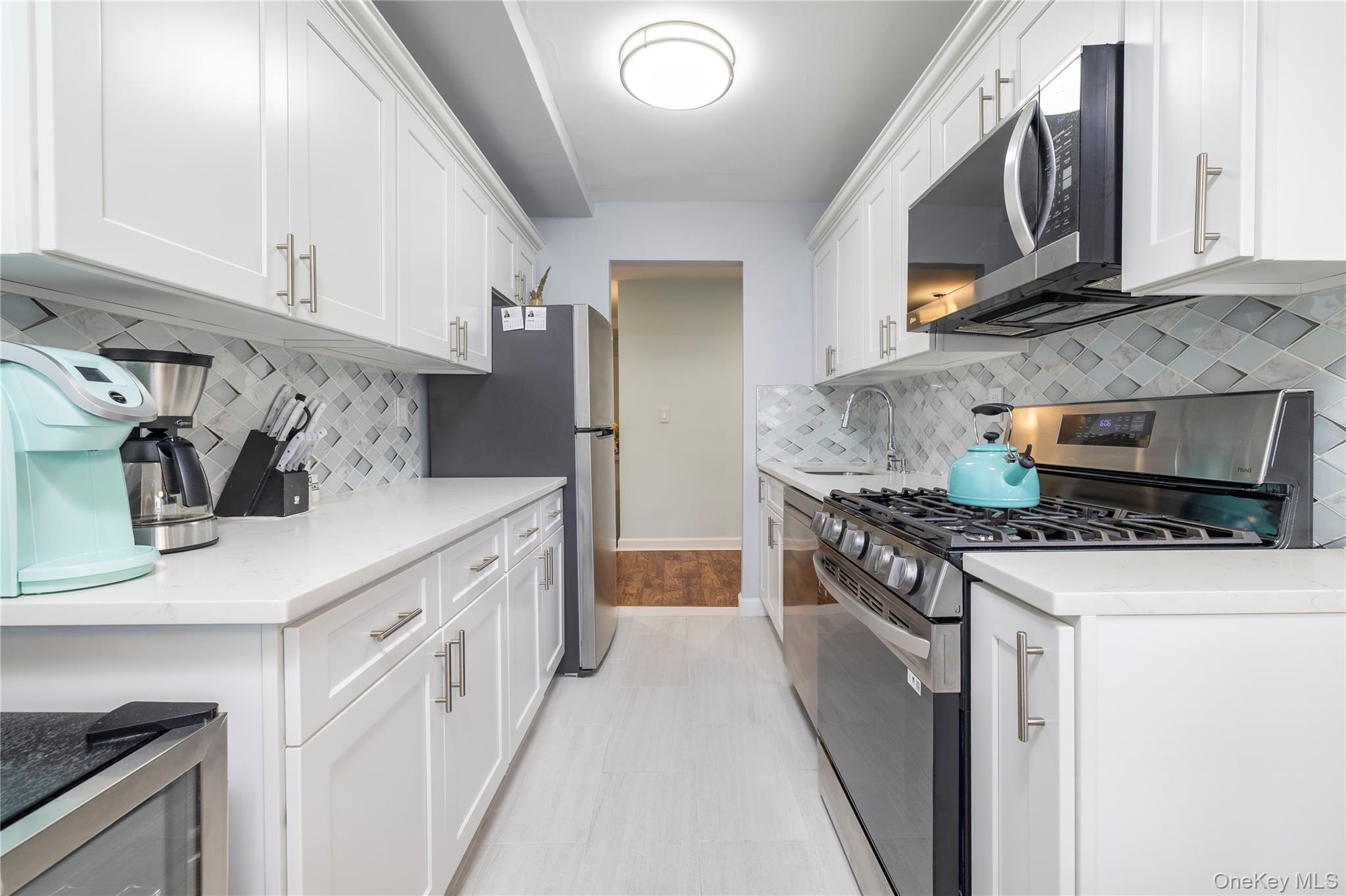 250 W Merrick Road # 1E, Freeport, NY 11520