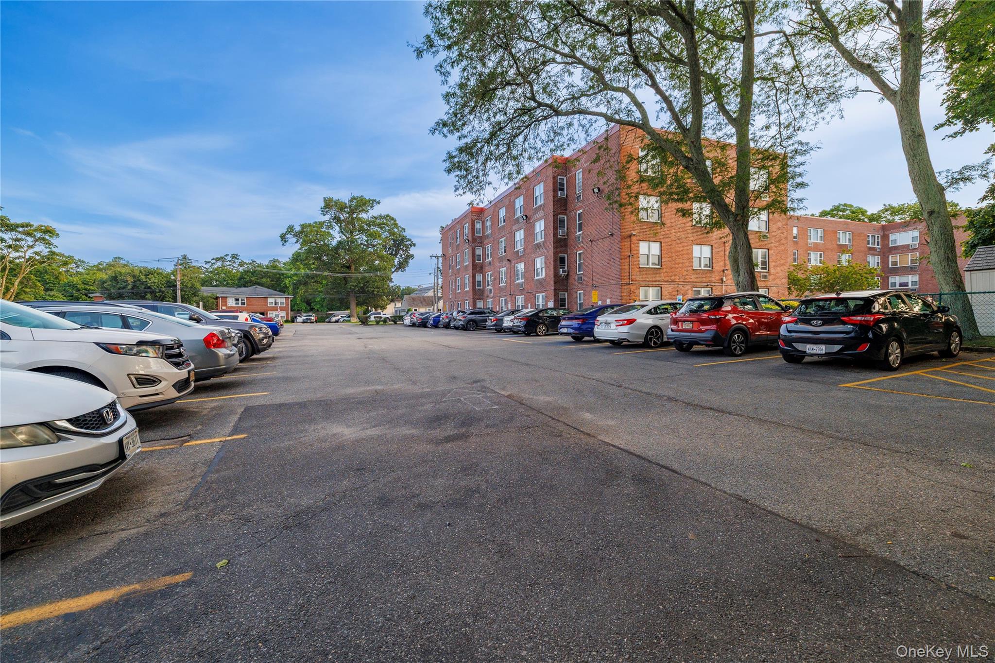 250 W Merrick Road # 1E, Freeport, NY 11520