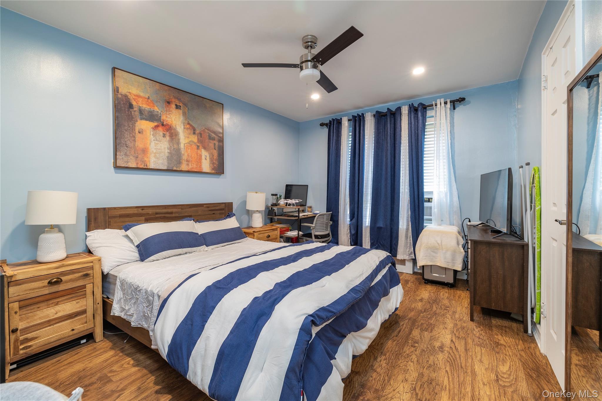 250 W Merrick Road # 1E, Freeport, NY 11520