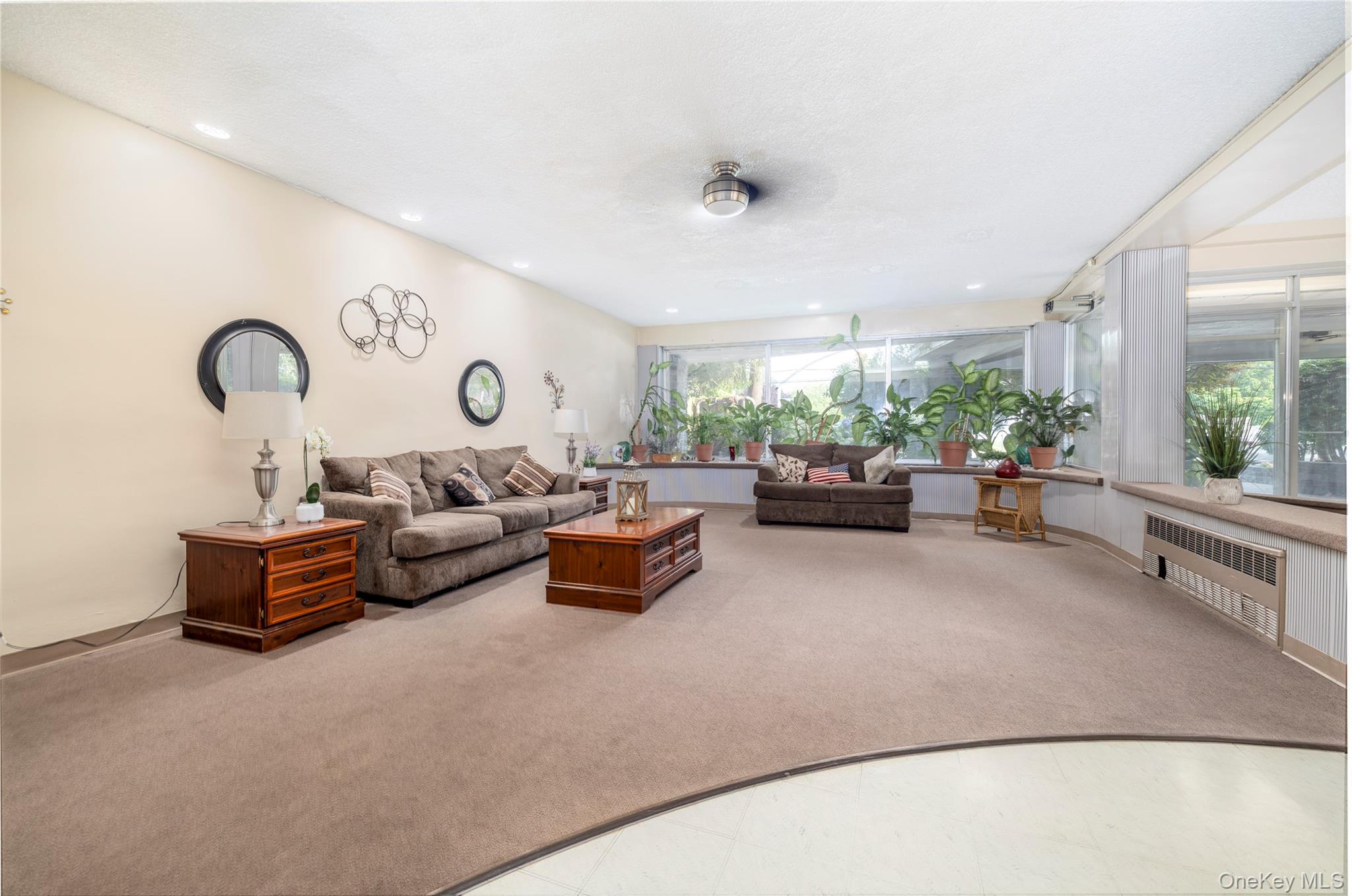 250 W Merrick Road # 1E, Freeport, NY 11520