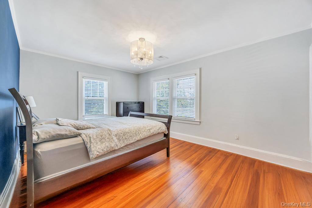 14 Lenox Avenue, Lynbrook, NY 11563