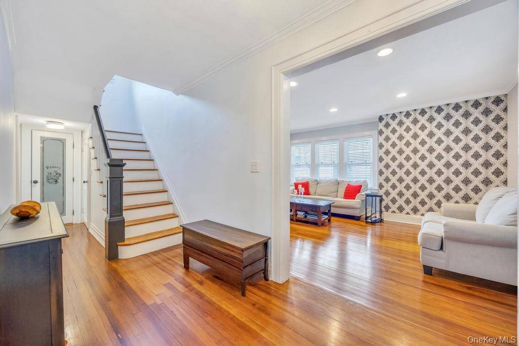 14 Lenox Avenue, Lynbrook, NY 11563