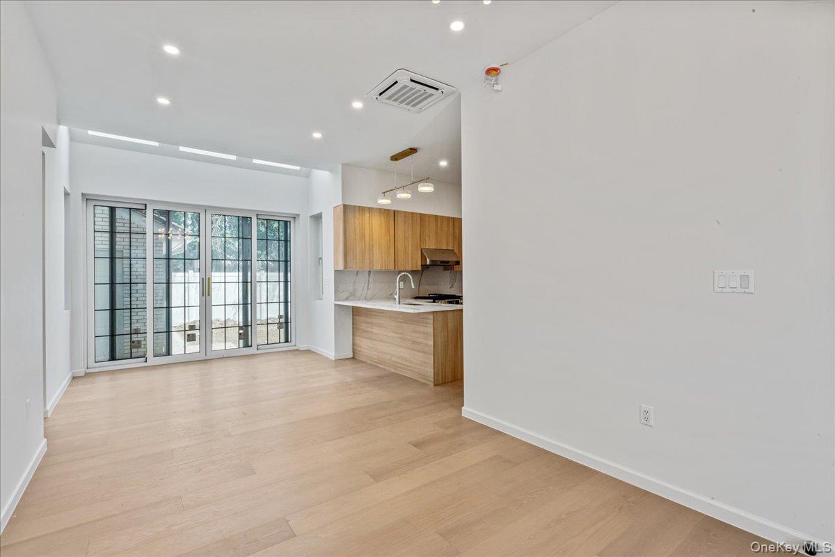 150-17 Hawtree St, Ozone Park, NY 11417