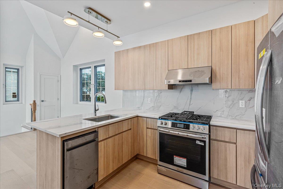 150-17 Hawtree St, Ozone Park, NY 11417