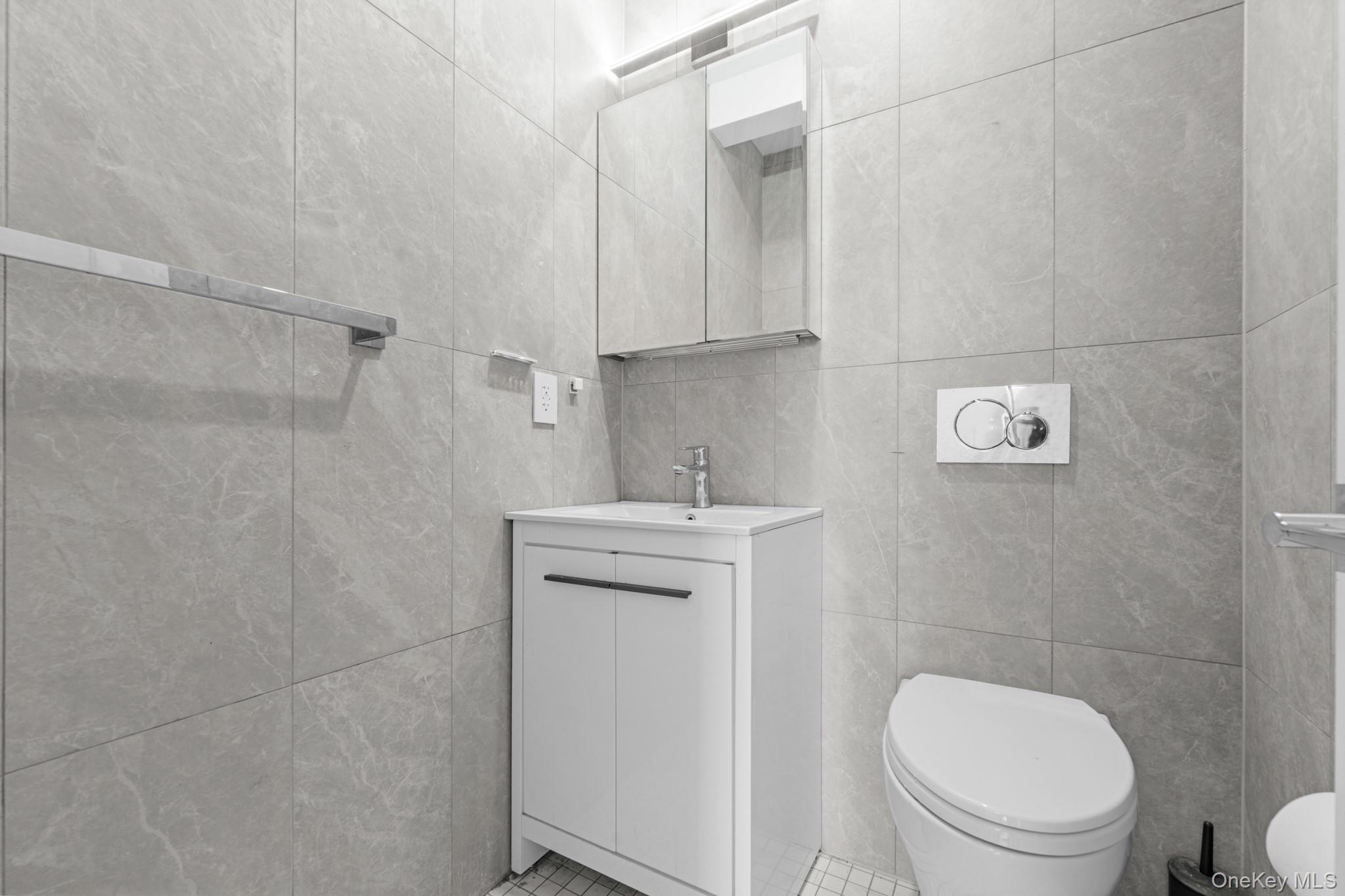 4005 Ithaca # 4B, Jackson Heights, NY 11373