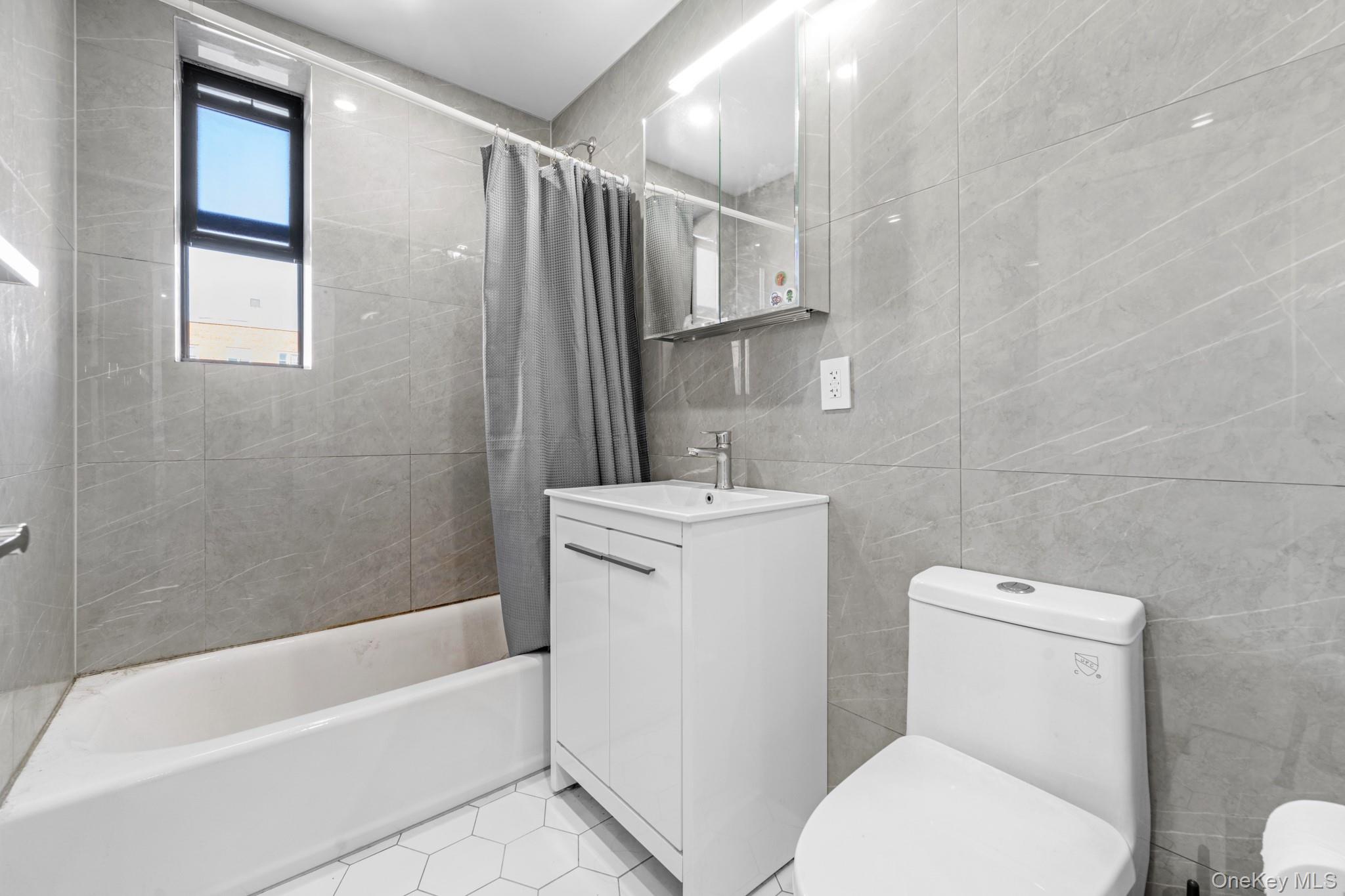 4005 Ithaca # 4B, Jackson Heights, NY 11373