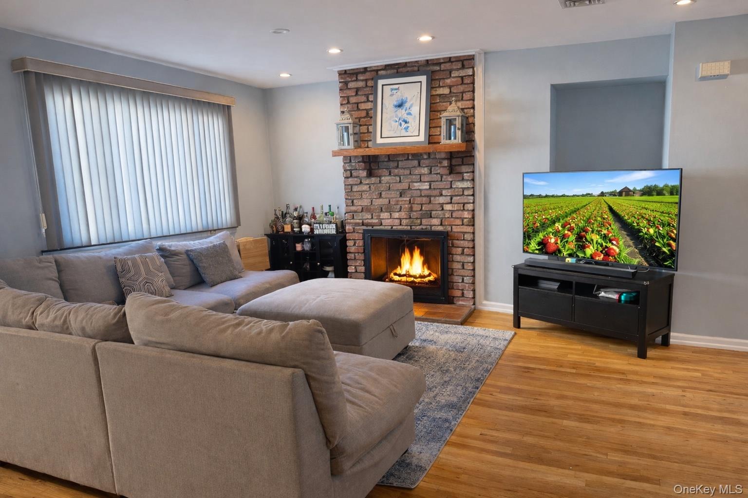 88 E Valley Stream Boulevard # 9, Valley Stream, NY 11580