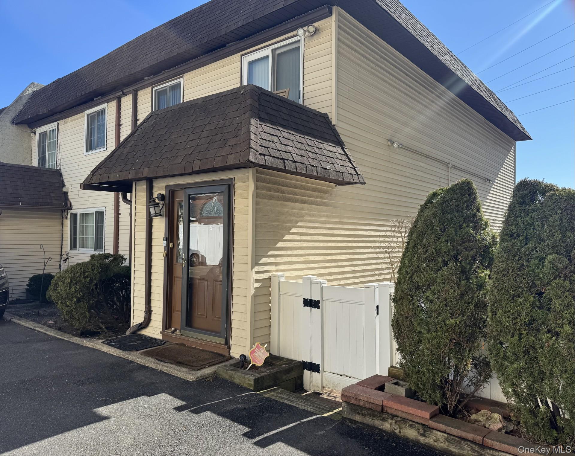 88 E Valley Stream Boulevard # 9, Valley Stream, NY 11580
