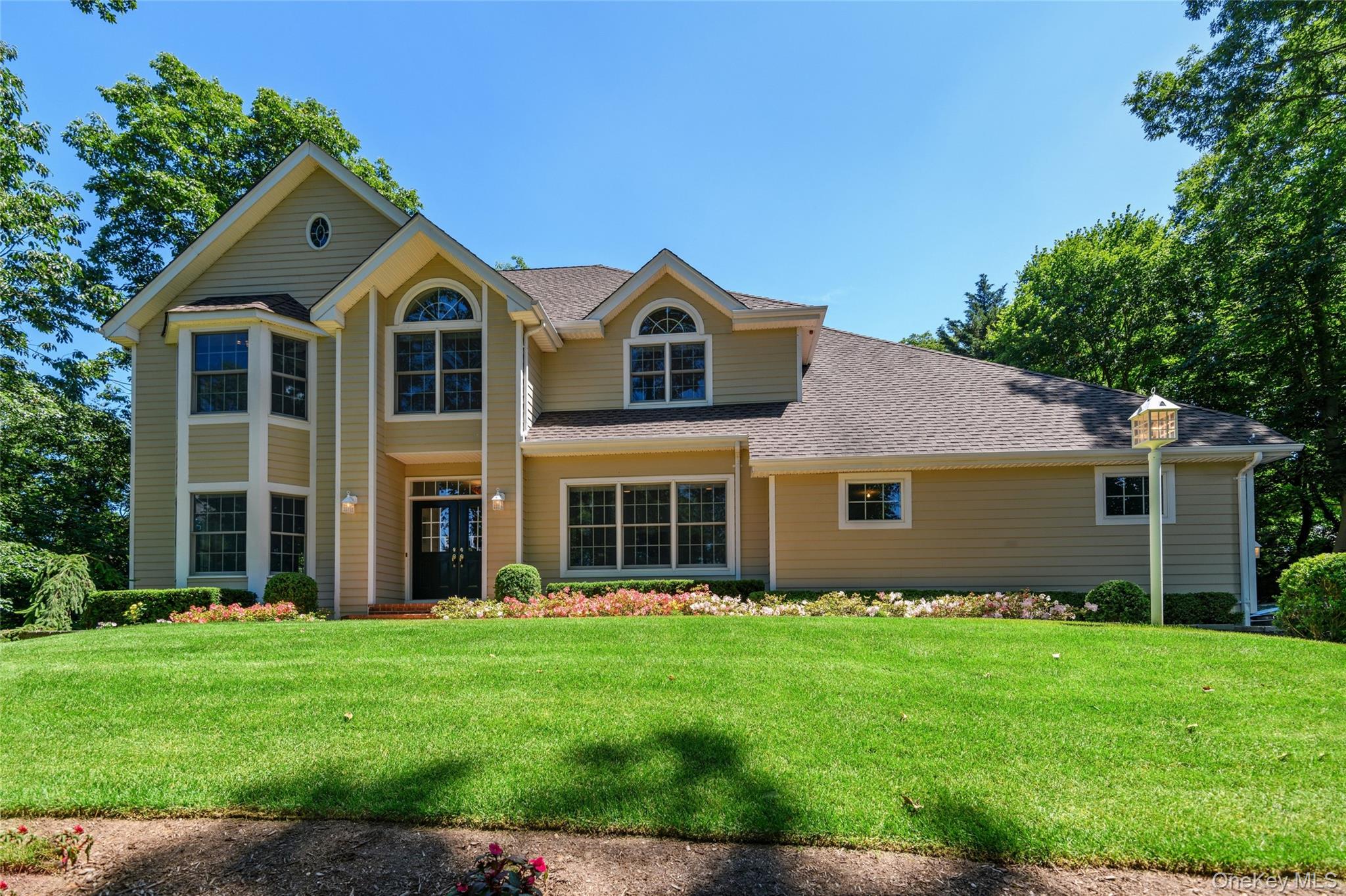 33 Walters Avenue, Cold Spring Harbor, NY 11724