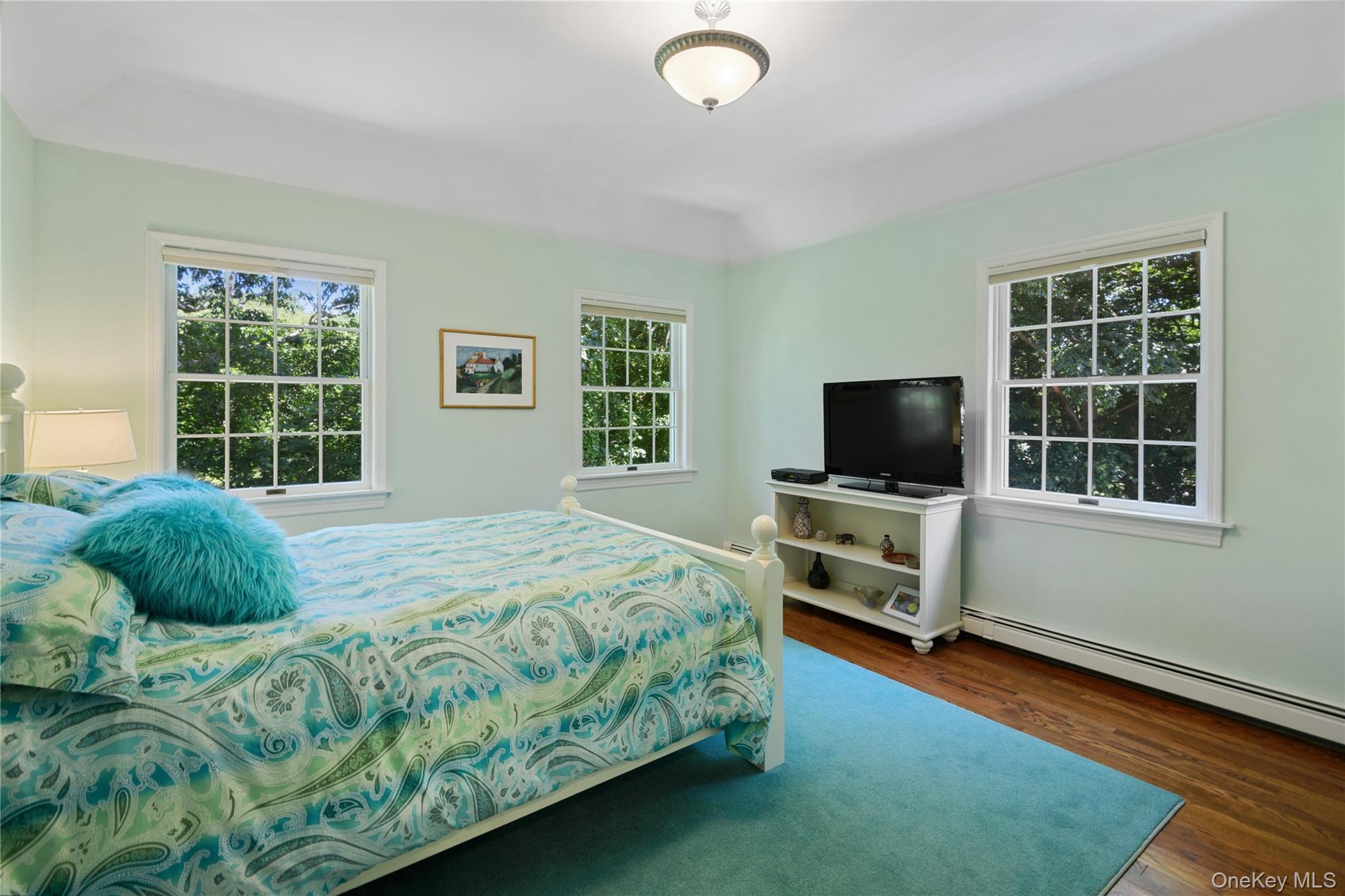 33 Walters Avenue, Cold Spring Harbor, NY 11724