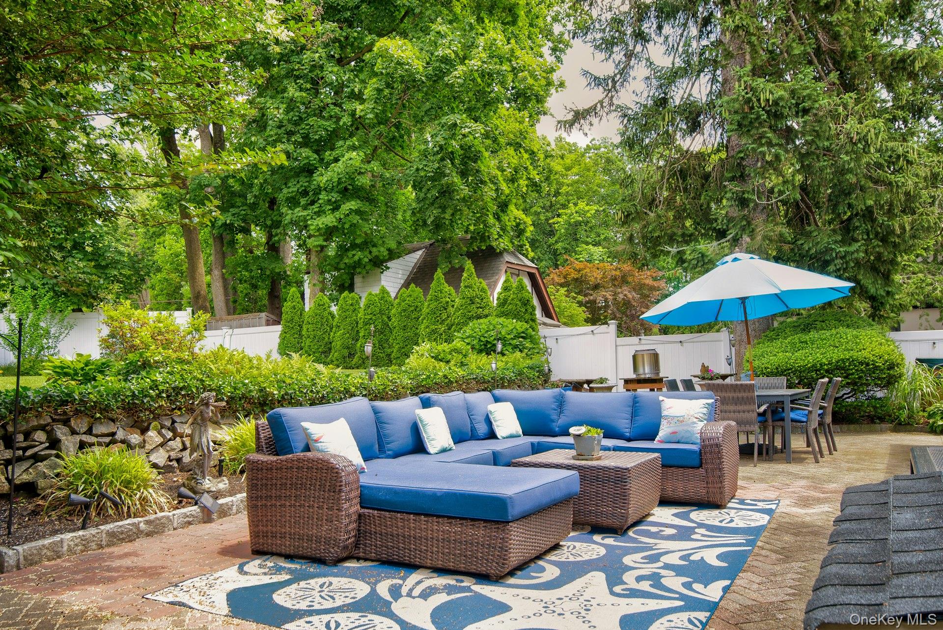 6 Janssen Drive, Manhasset, NY 11030