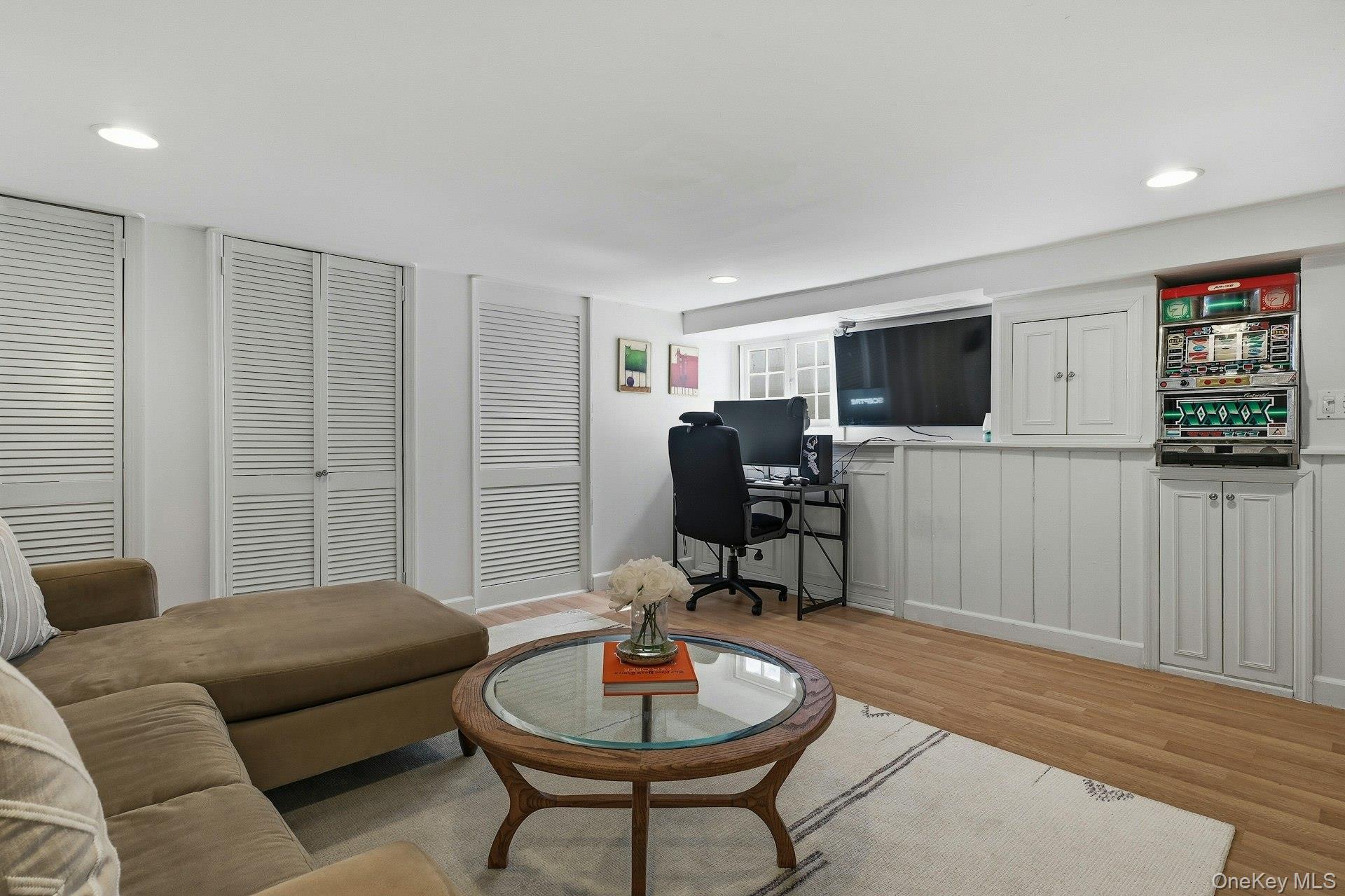 6 Janssen Drive, Manhasset, NY 11030