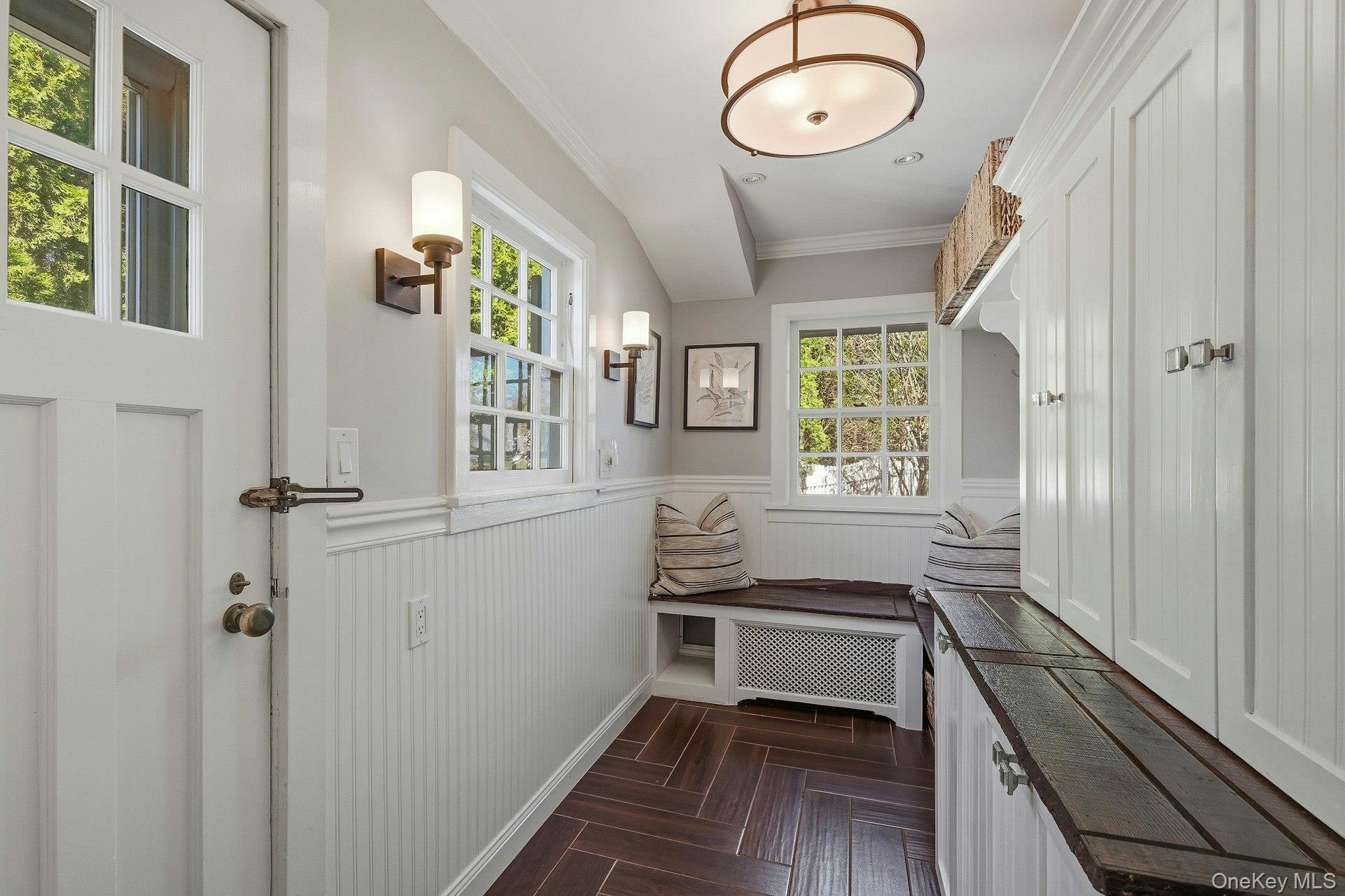 6 Janssen Drive, Manhasset, NY 11030