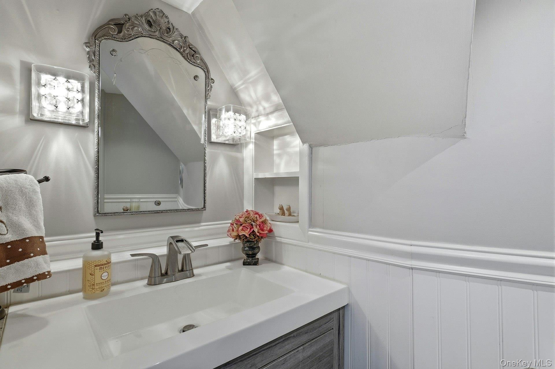 6 Janssen Drive, Manhasset, NY 11030