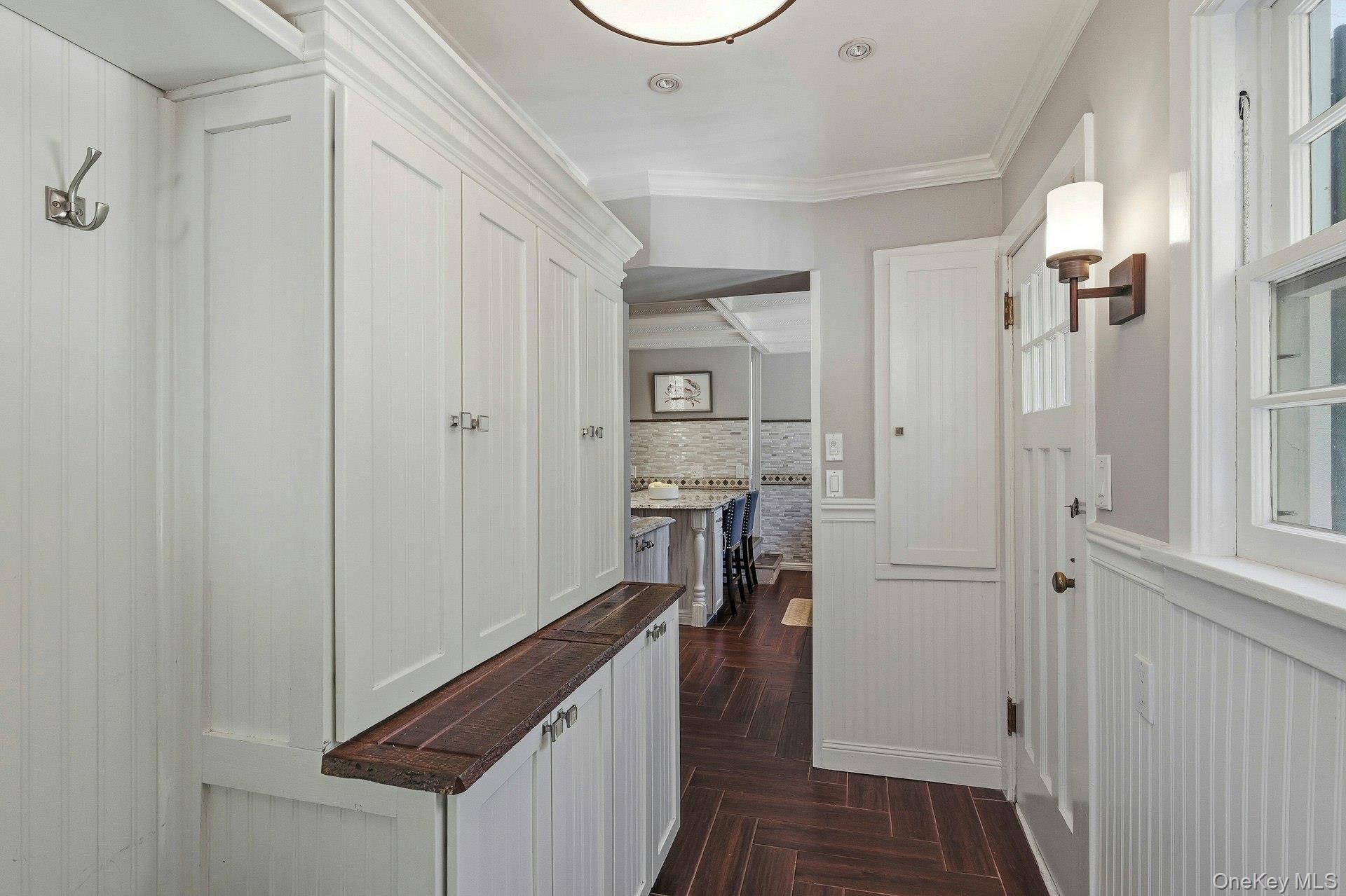 6 Janssen Drive, Manhasset, NY 11030