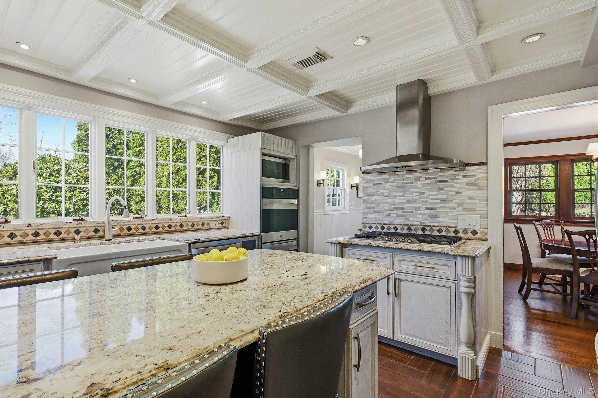 6 Janssen Drive, Manhasset, NY 11030