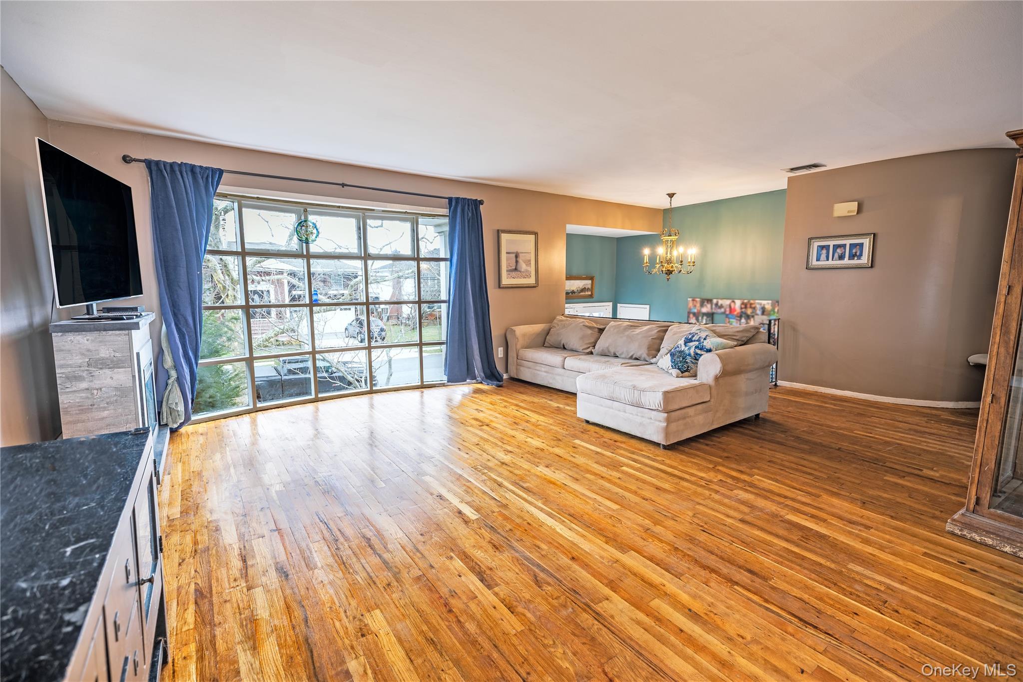 163 School Lane, Lido Beach, NY 11561