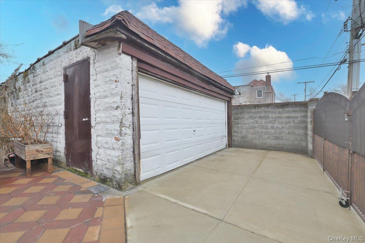 13071 225th Street, Laurelton, NY 11413