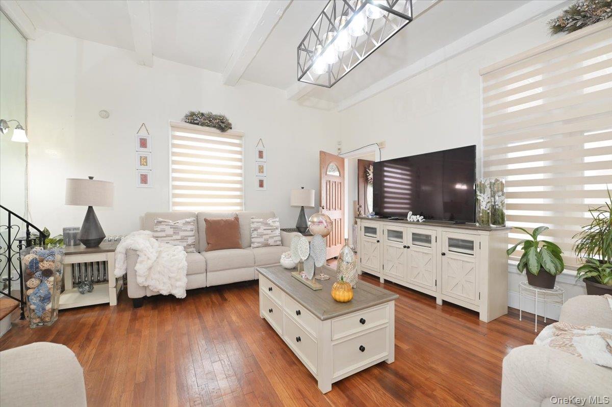 13071 225th Street, Laurelton, NY 11413