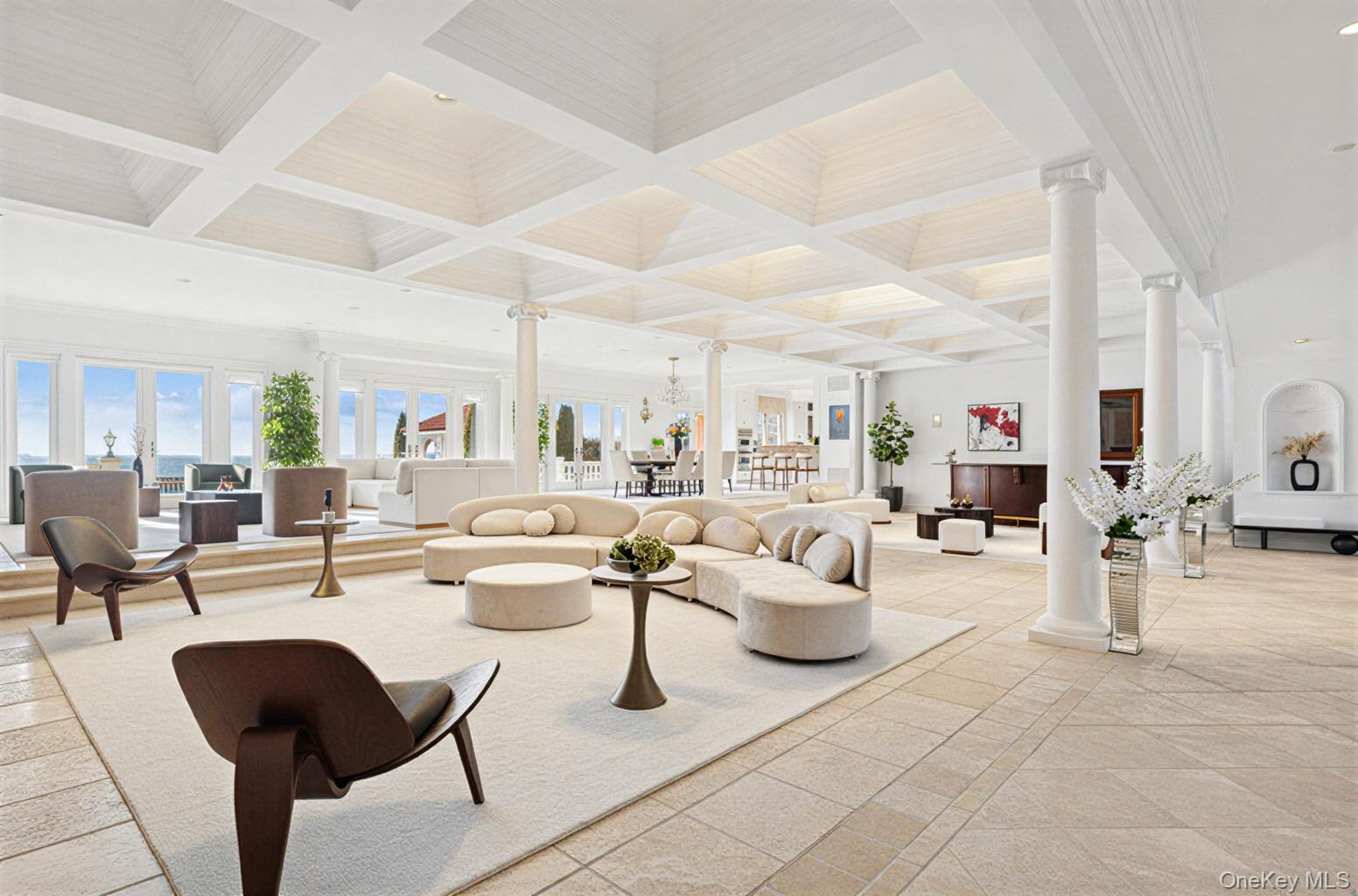 7 Cross Road, Remsenburg, NY 11960