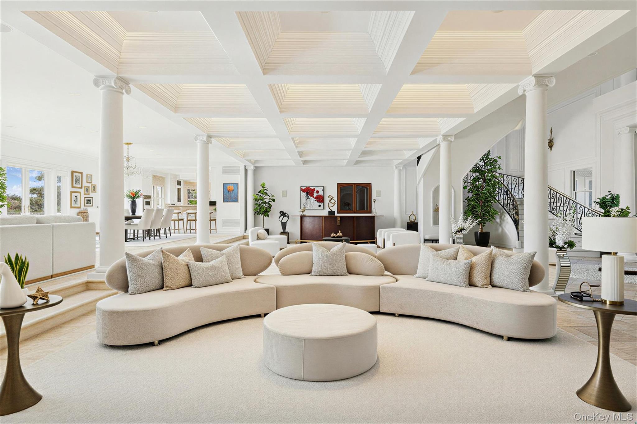 7 Cross Road, Remsenburg, NY 11960