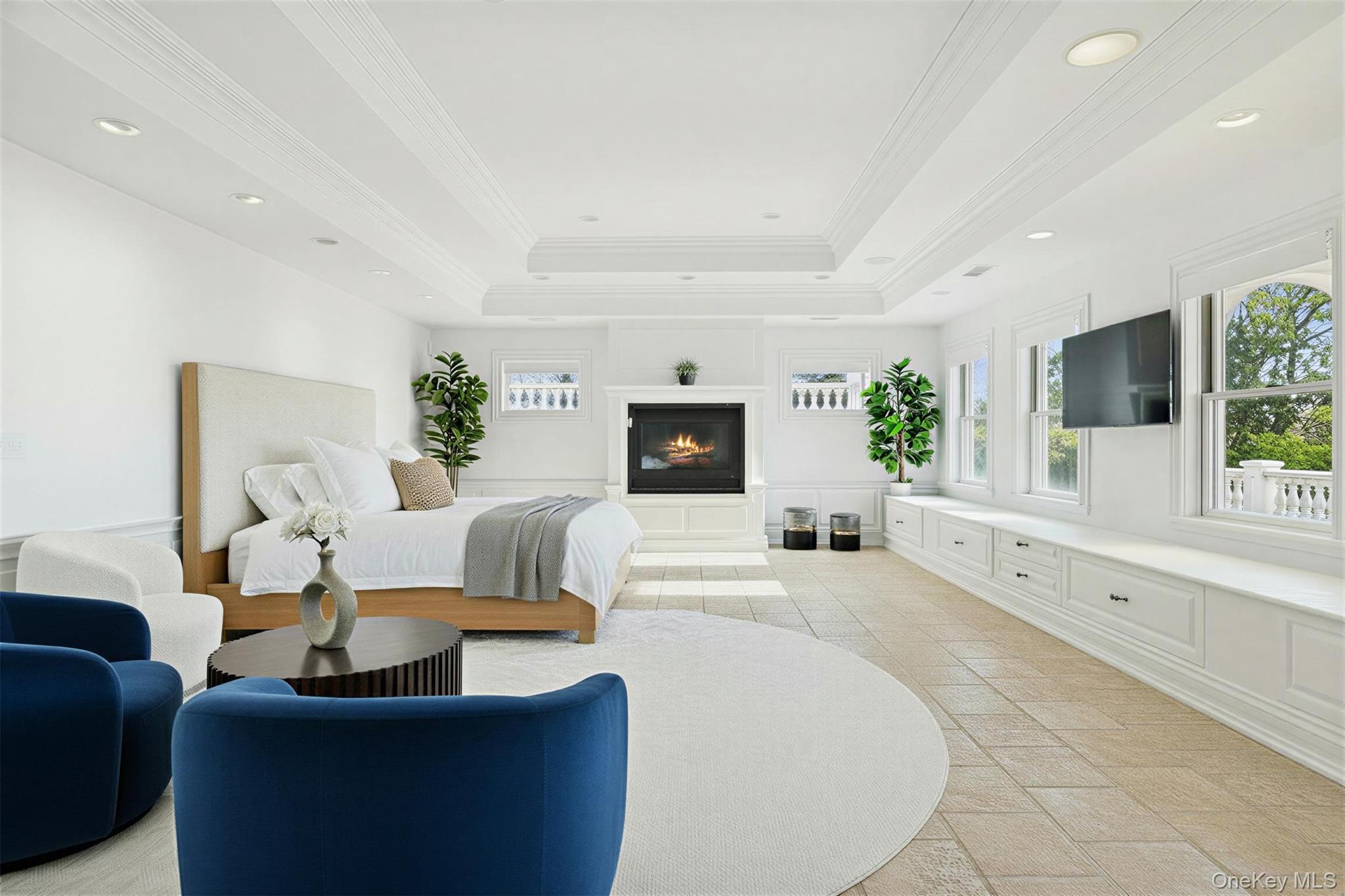 7 Cross Road, Remsenburg, NY 11960