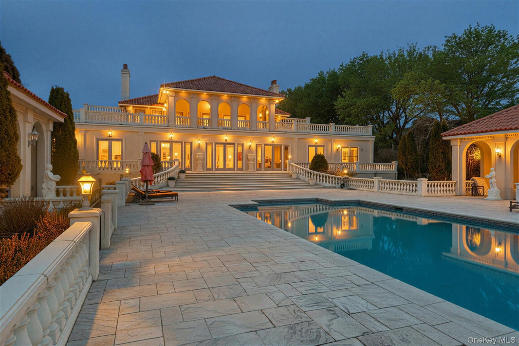 7 Cross Road, Remsenburg, NY 11960