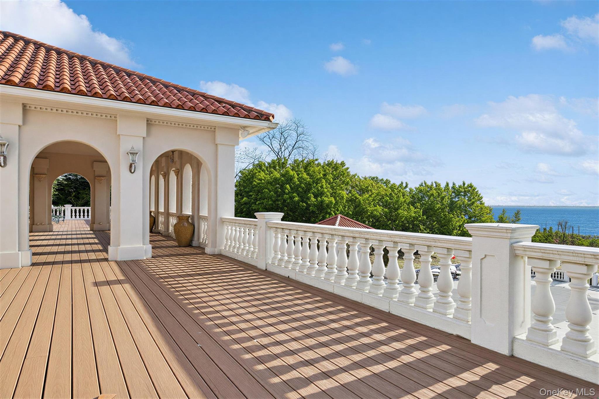 7 Cross Road, Remsenburg, NY 11960