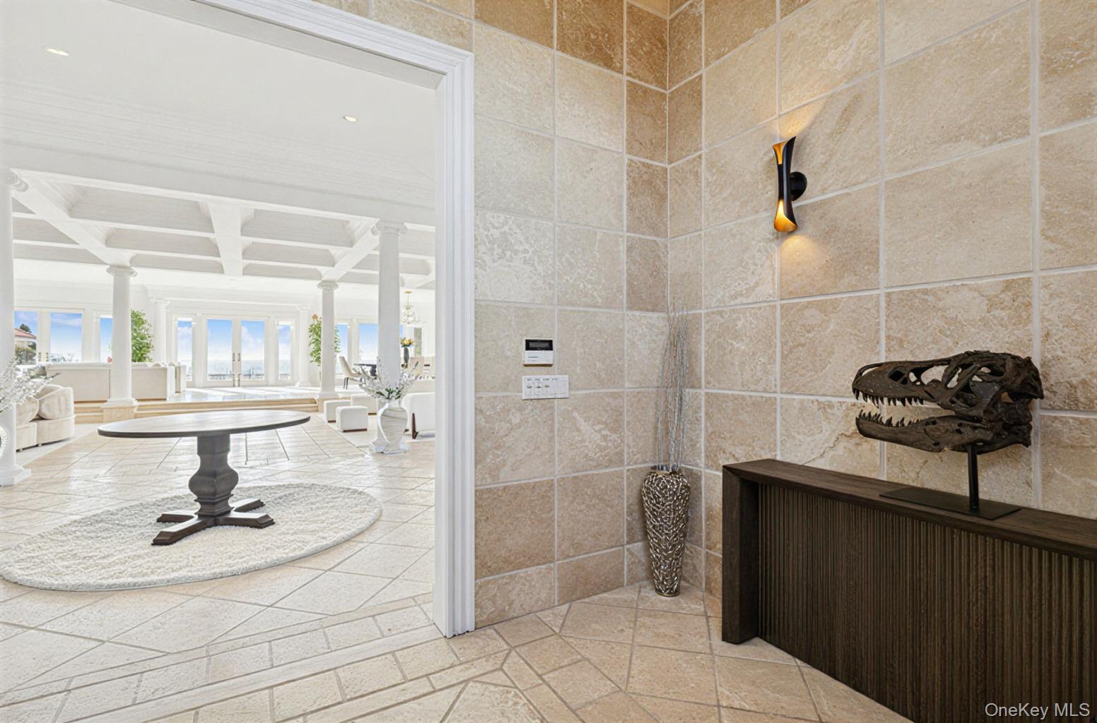 7 Cross Road, Remsenburg, NY 11960