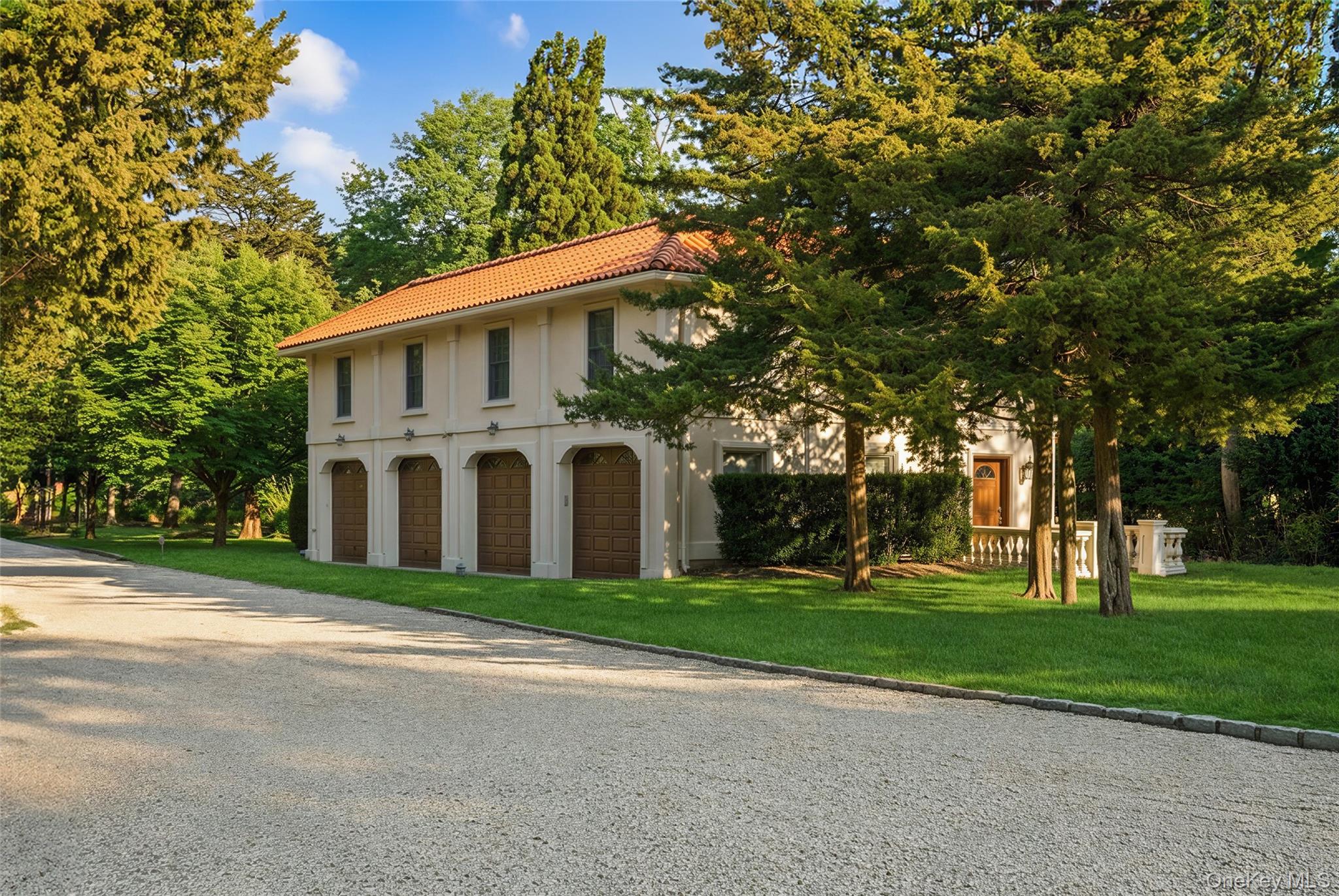 7 Cross Road, Remsenburg, NY 11960