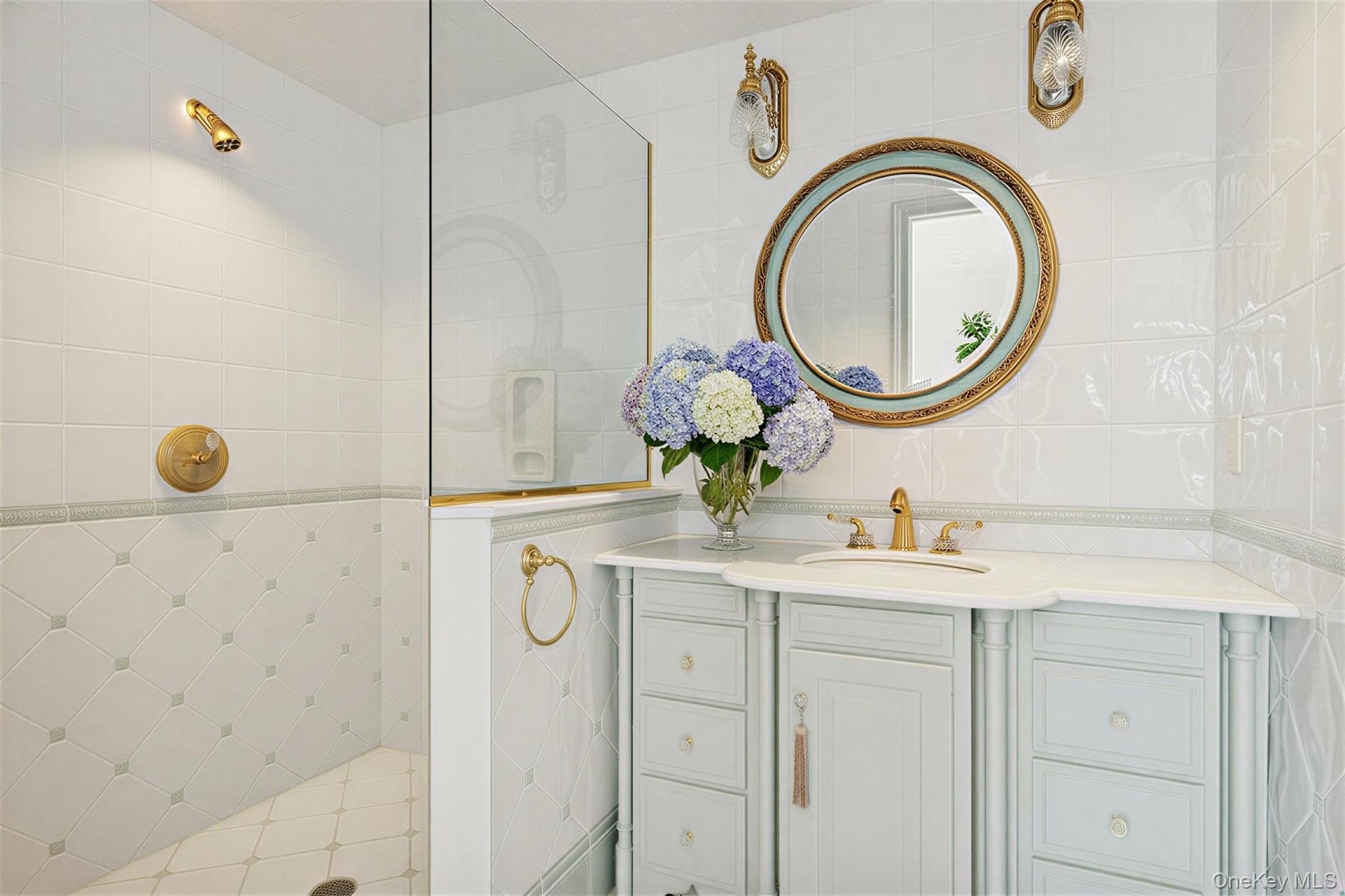 7 Cross Road, Remsenburg, NY 11960