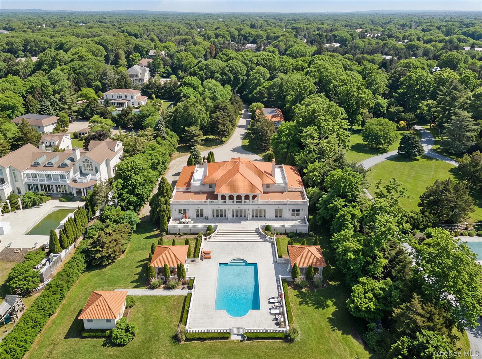 7 Cross Road, Remsenburg, NY 11960