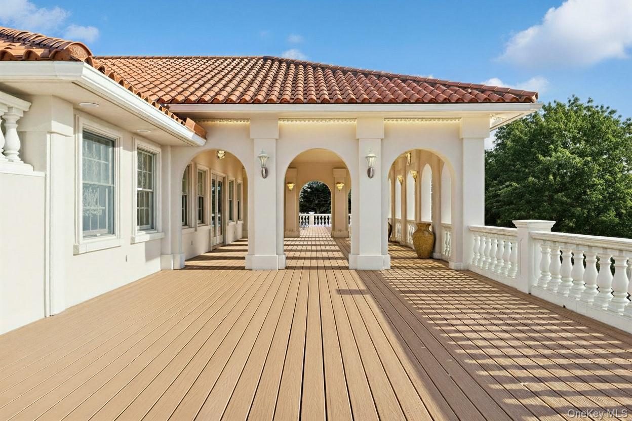 7 Cross Road, Remsenburg, NY 11960