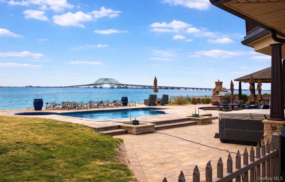 4 Shoal Drive, West Islip, NY 11795