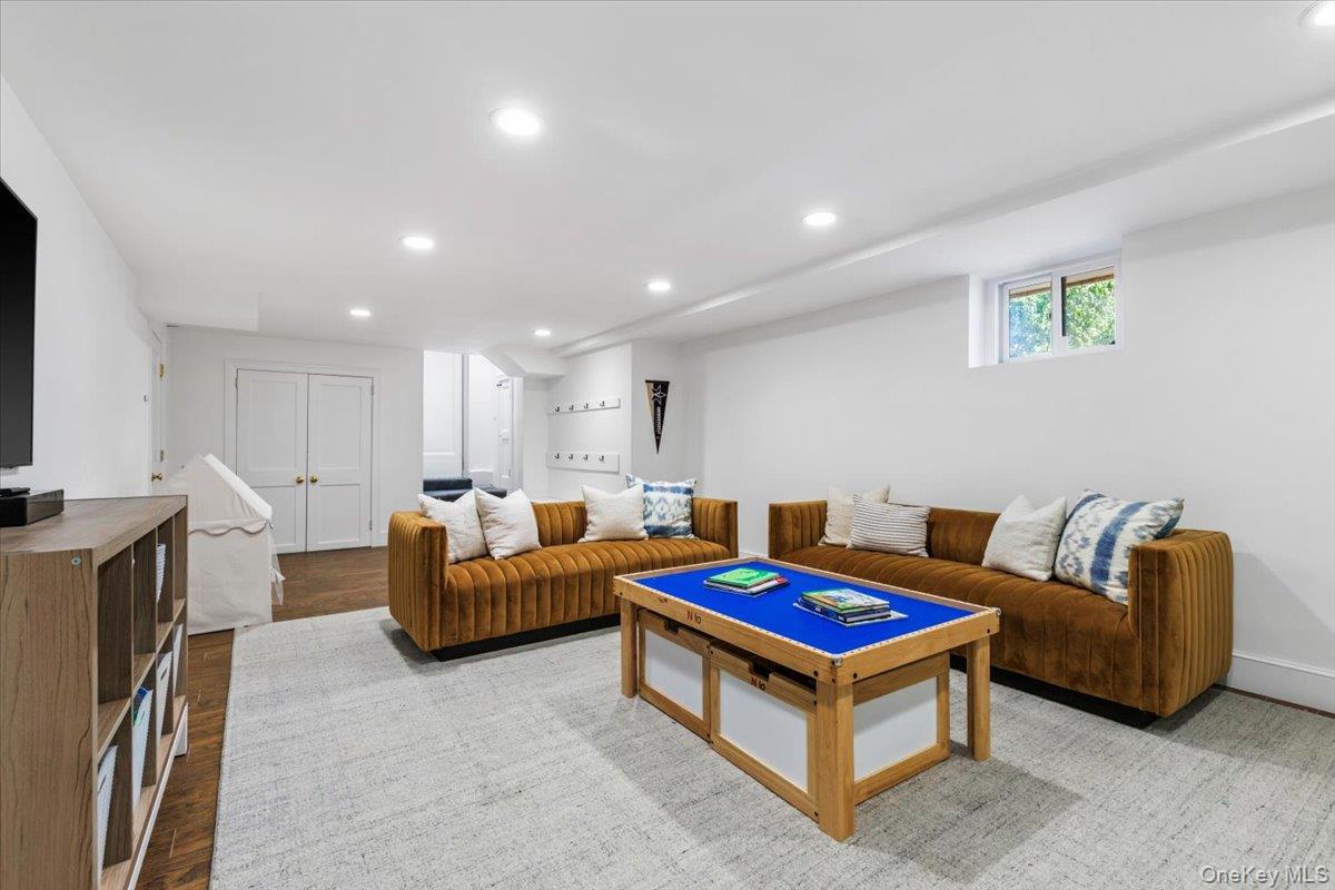 50 Bates Road, Harrison, NY 10528