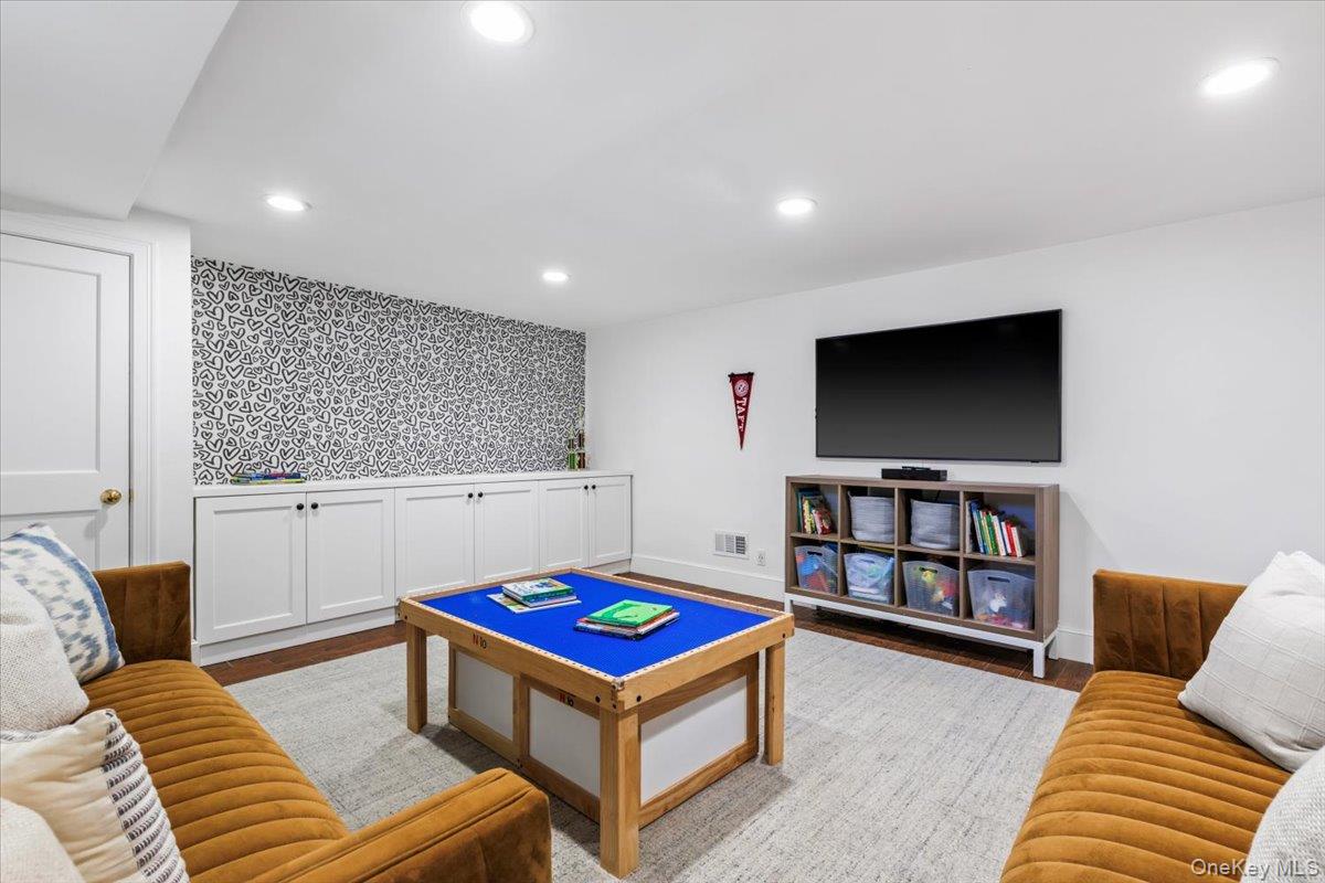 50 Bates Road, Harrison, NY 10528