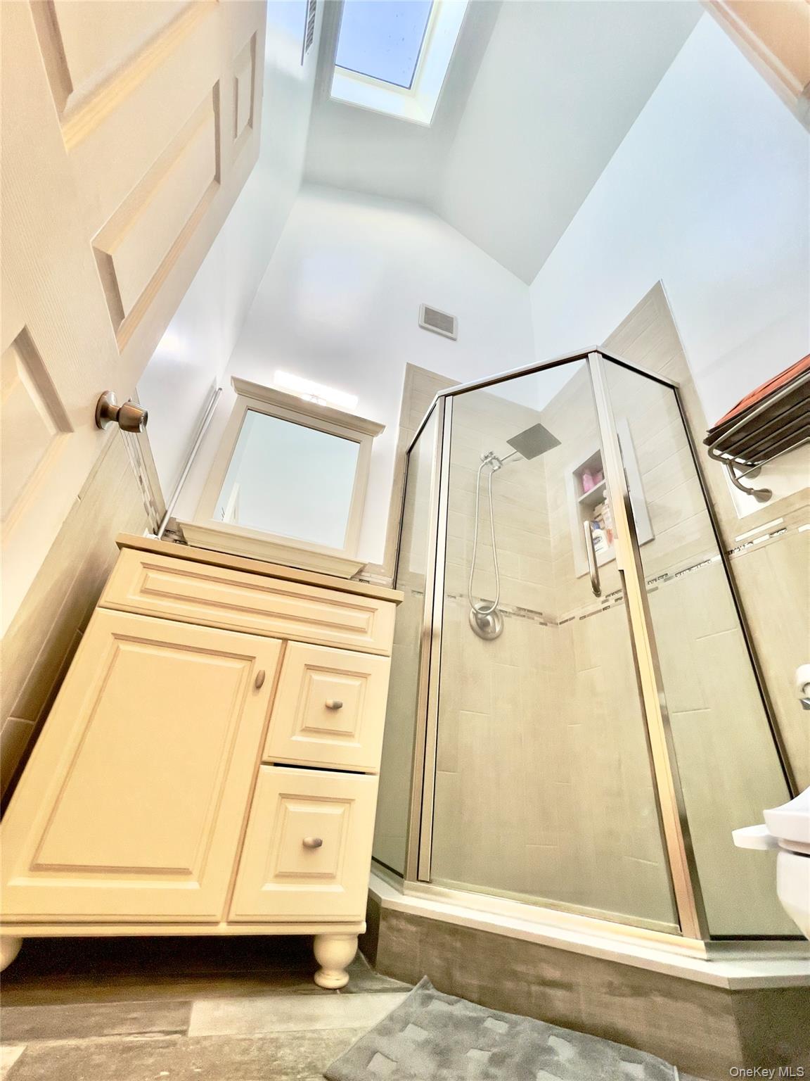 15 Walters Avenue, Syosset, NY 11791