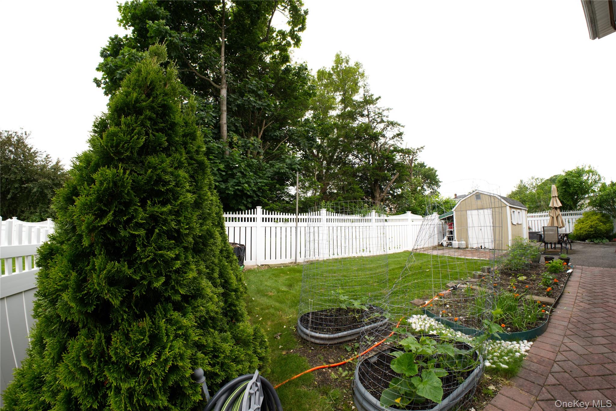 15 Walters Avenue, Syosset, NY 11791