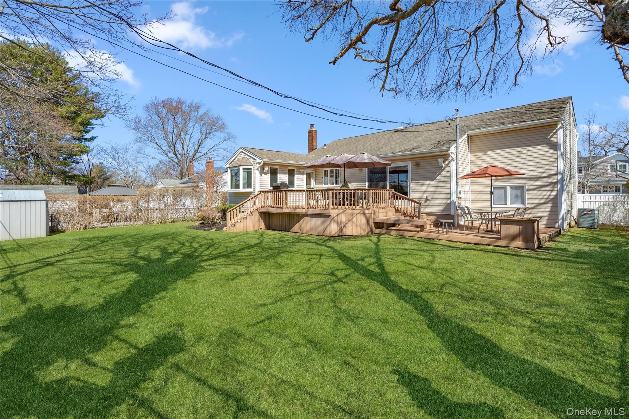 5 Martin Lane, Old Bethpage, NY 11804