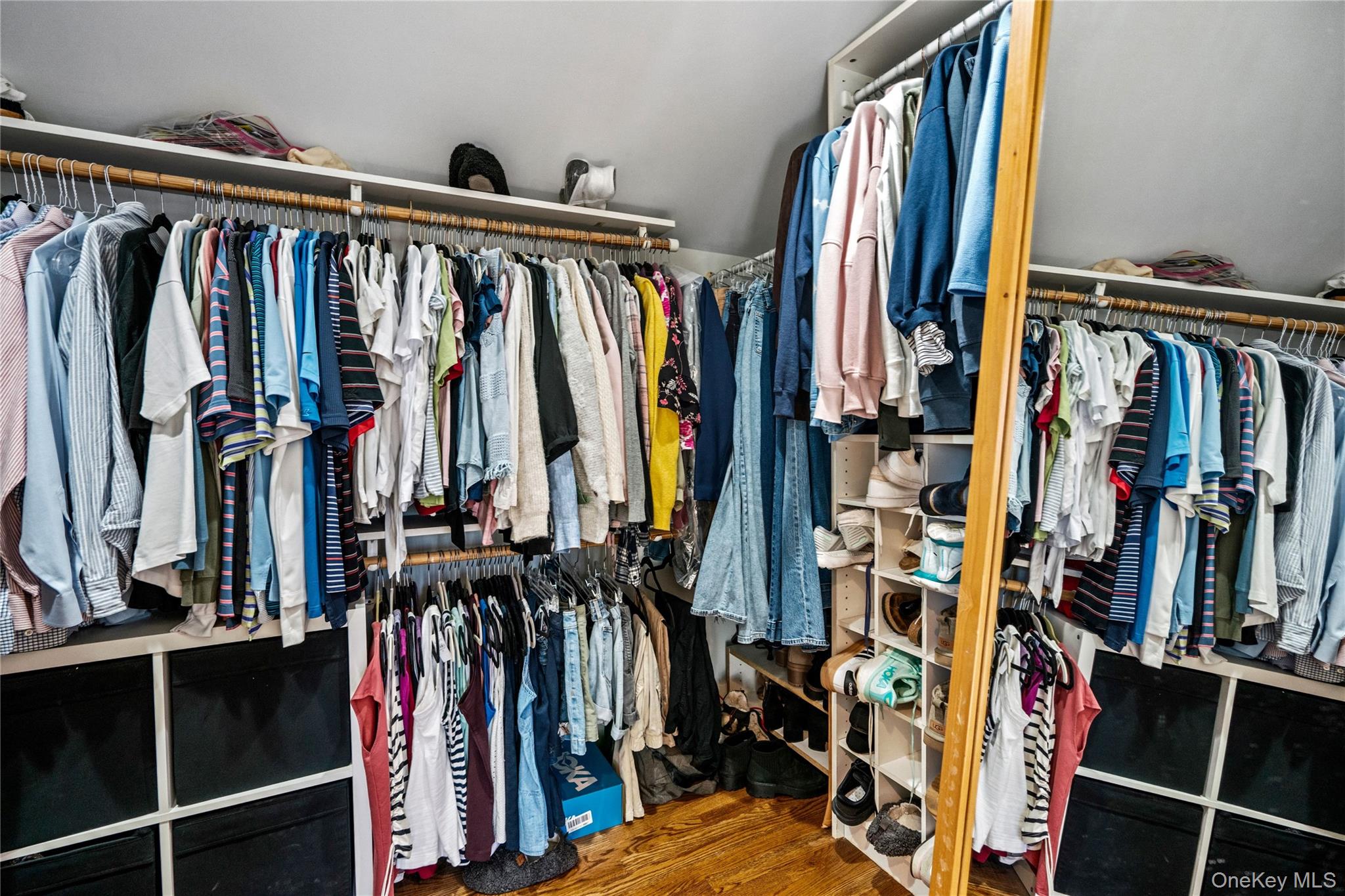 5 Martin Lane, Old Bethpage, NY 11804