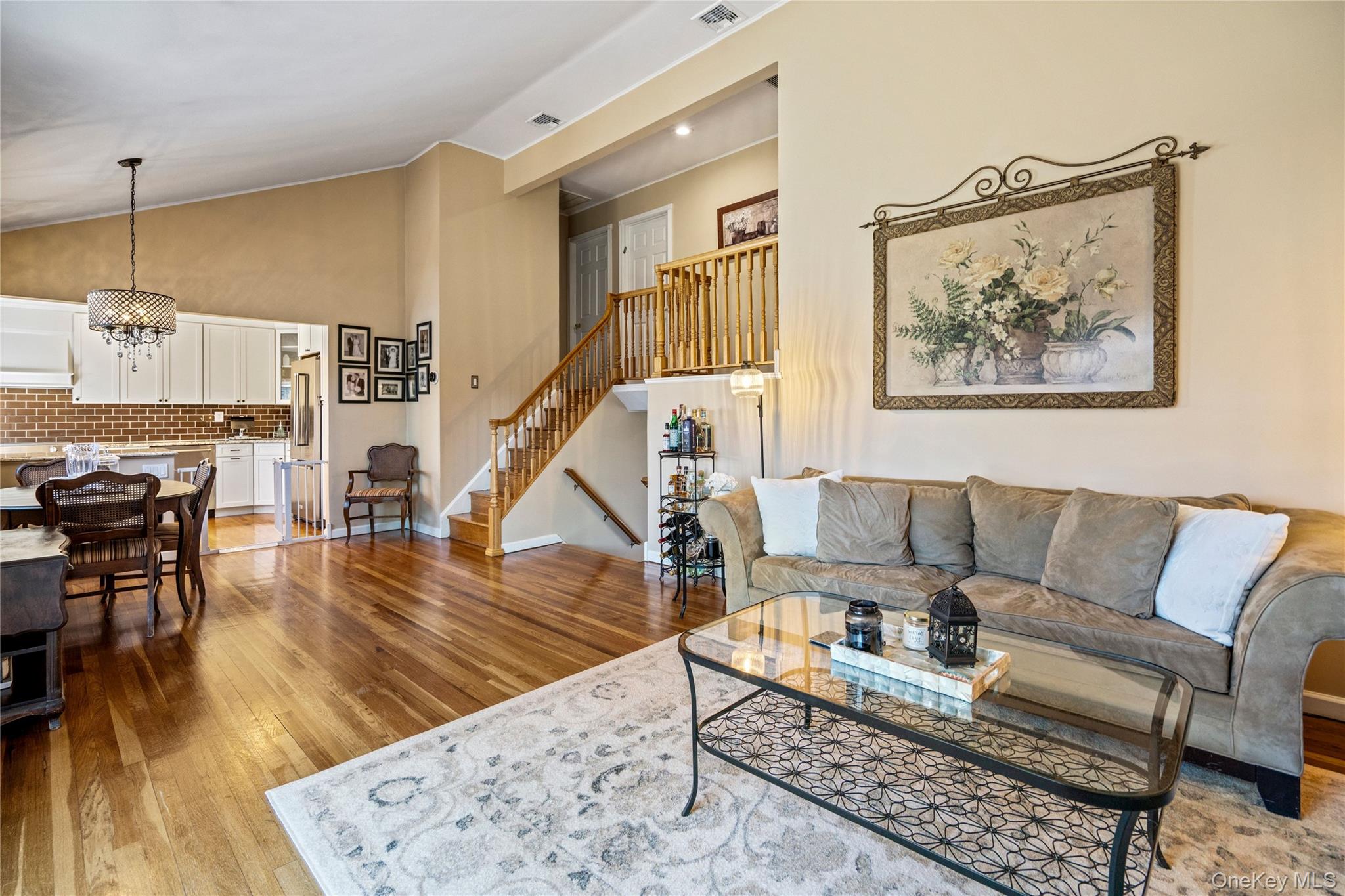 5 Martin Lane, Old Bethpage, NY 11804