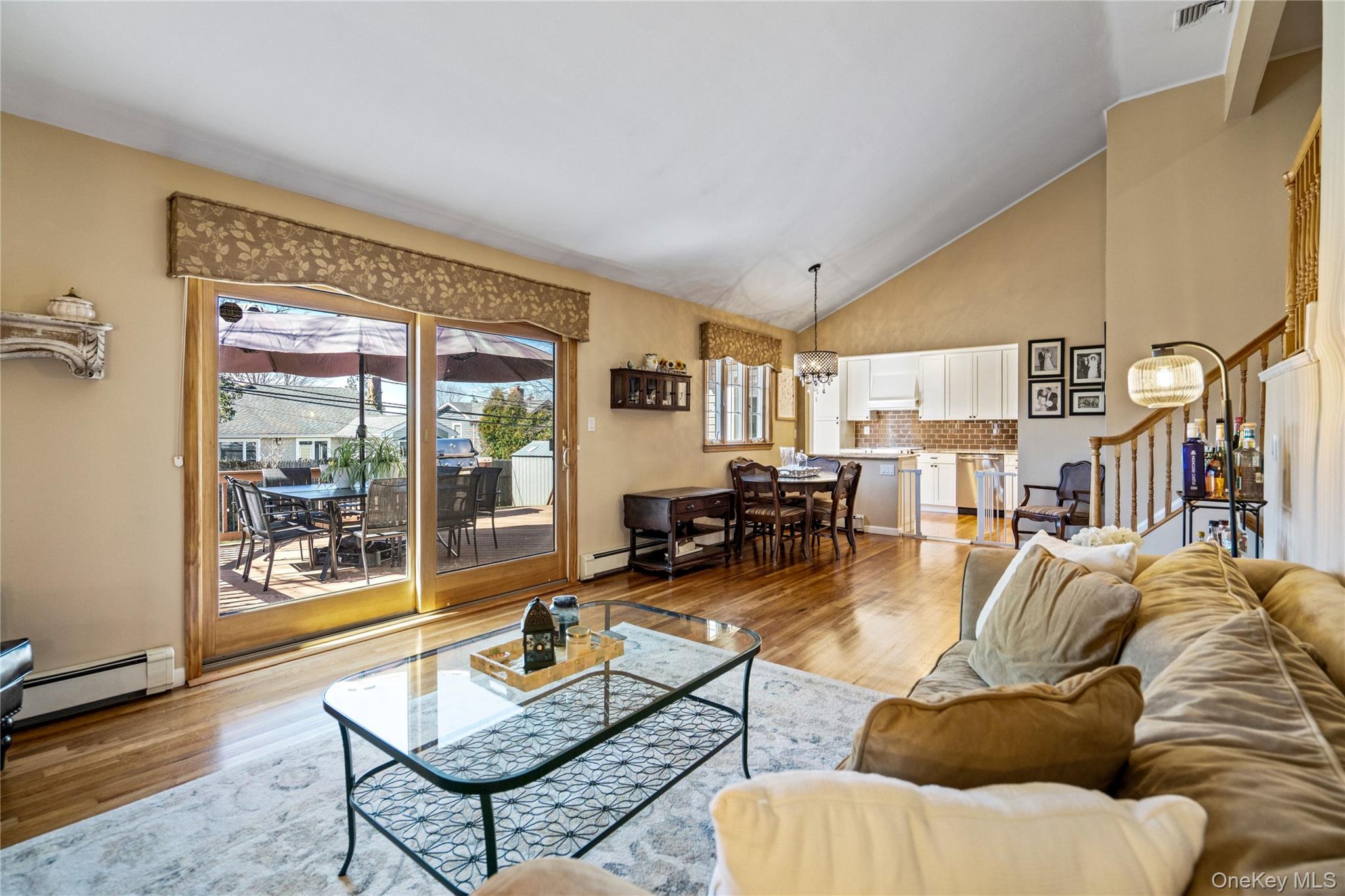 5 Martin Lane, Old Bethpage, NY 11804