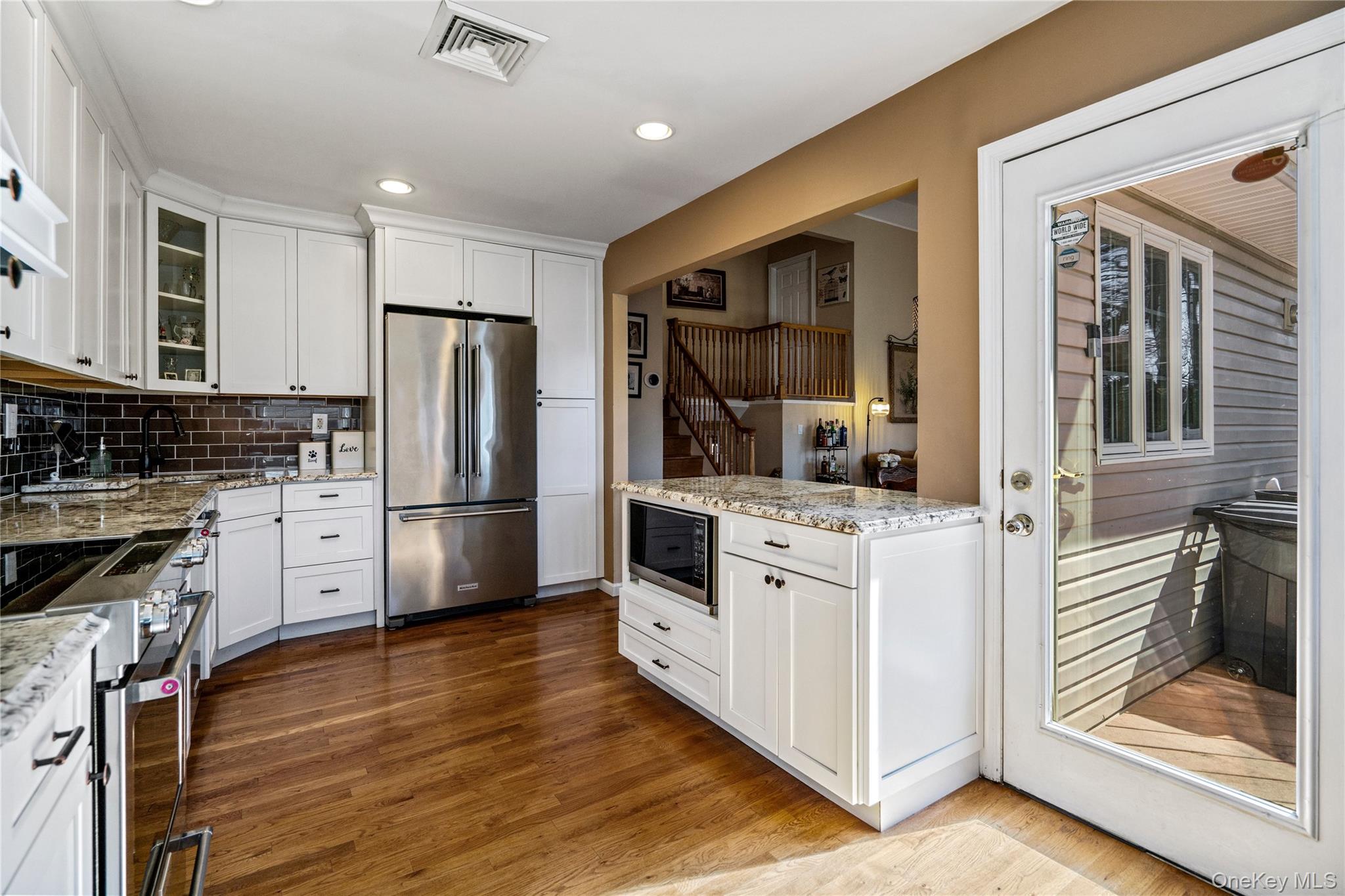 5 Martin Lane, Old Bethpage, NY 11804