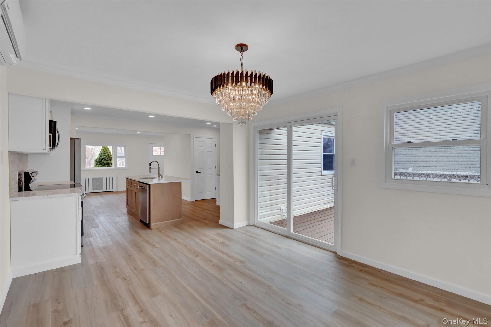 449 N Indiana Avenue, Lindenhurst, NY 11757