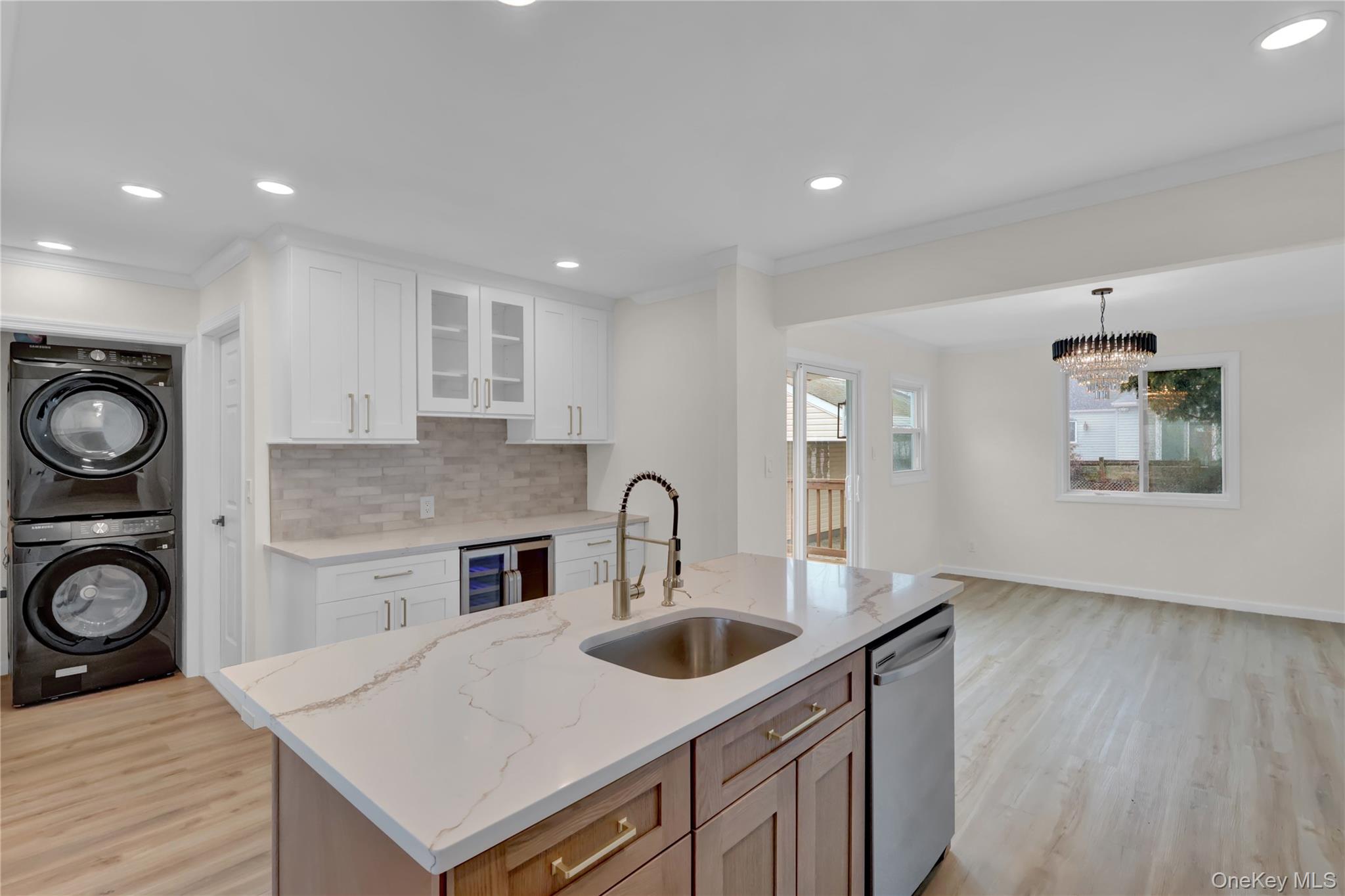 449 N Indiana Avenue, Lindenhurst, NY 11757