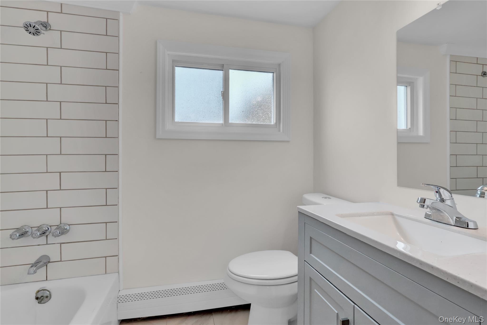 449 N Indiana Avenue, Lindenhurst, NY 11757