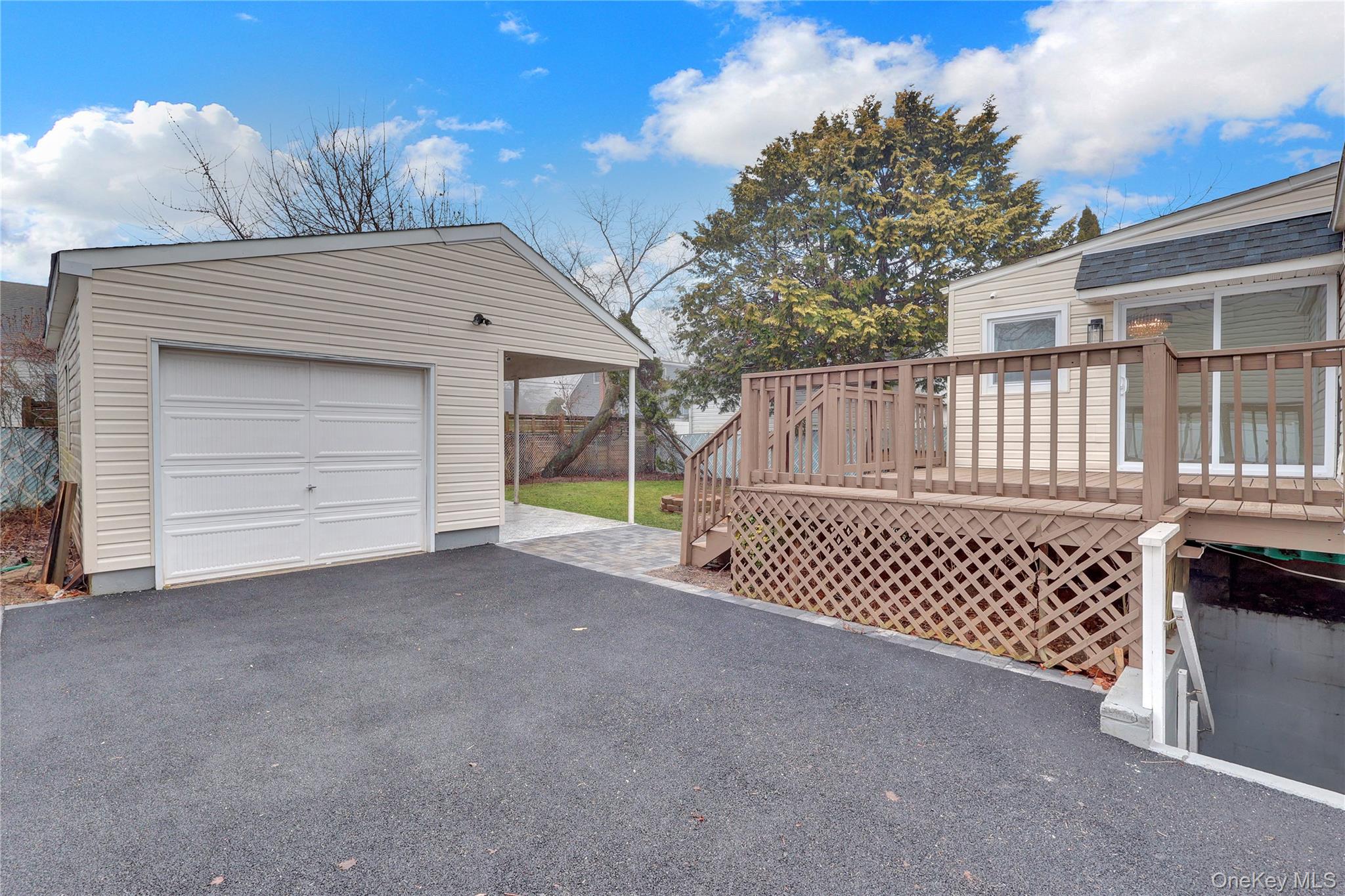 449 N Indiana Avenue, Lindenhurst, NY 11757