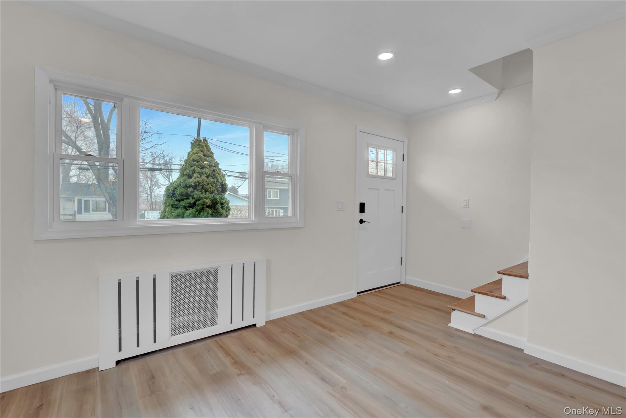 449 N Indiana Avenue, Lindenhurst, NY 11757