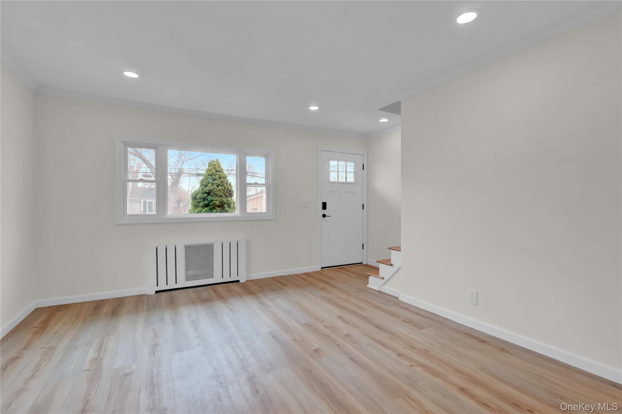 449 N Indiana Avenue, Lindenhurst, NY 11757