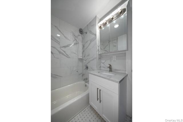 29 Locust Street # 4, Greenvale, NY 11548